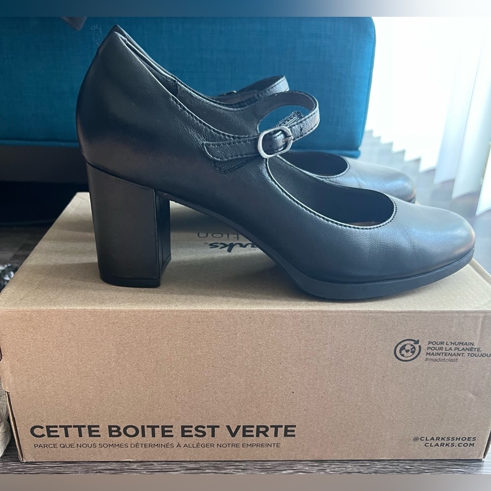 Clarks Black Leather Mary Jane Pump~Bayla Nora